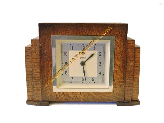 đồng hồ gỗ để bàn hình khối