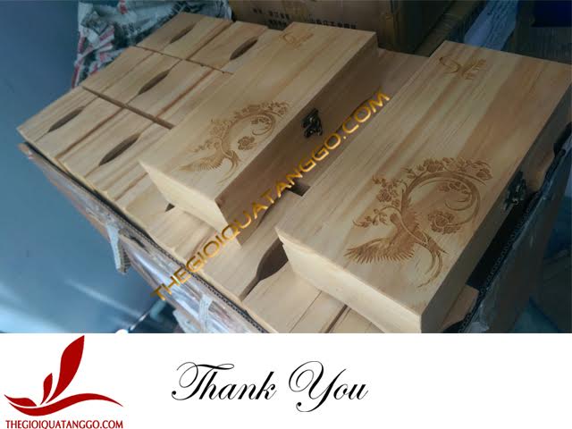 Hộp quà tặng gỗ Thông của công ty TNHH Dịch Vụ & Thương Mại Vũ Tịnh