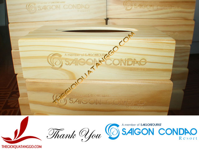 Hộp khăn giấy gỗ khắc laser logo của Sài Gòn - Côn Đảo Resort