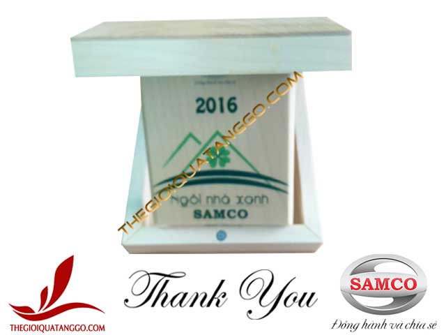 Kỷ niệm chương gỗ maple độc đáo của Công ty SAMCO