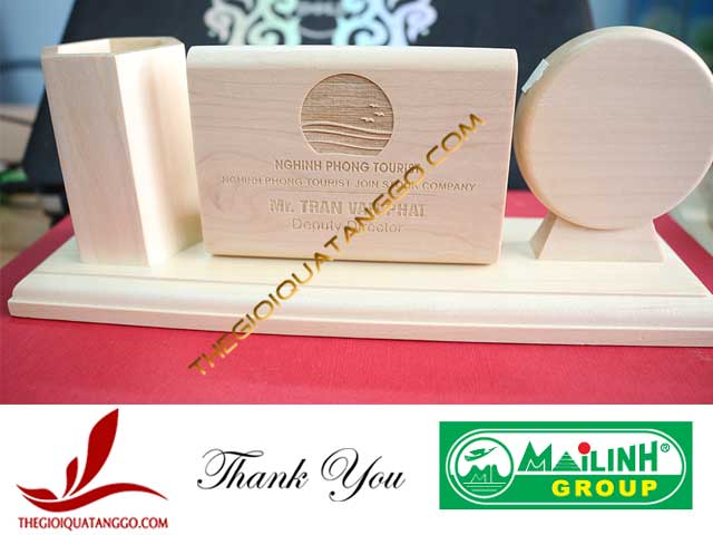 Mai Linh Group đặt lọ cắm bút gỗ tặng đối tác