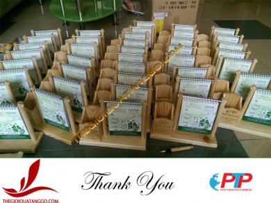 Công ty TNHH Phát Thiên Phú đặt hàng giá lịch gỗ Tết làm quà tặng khách hàng