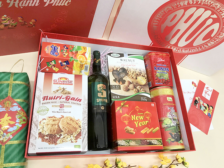 Hộp quà tết xưa, quá nhàm chán, không có sự mới mẻ