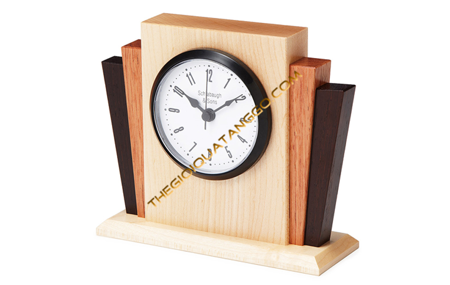 Đồng hồ gỗ để bàn trang trí cho năm 2017