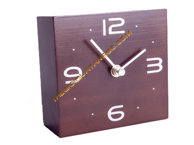 Đồng hồ gỗ treo tường hình vuông đen Đồng hồ gỗ treo tường hình vuông đen