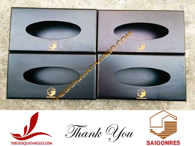 Hộp khăn giấy gỗ khắc logo và nhũ vàng của Saigonres Group