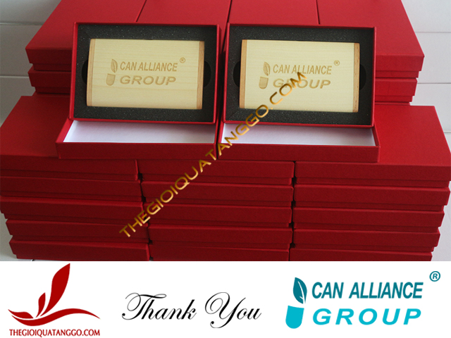 CAN Alliance Group đặt hộp name card gỗ