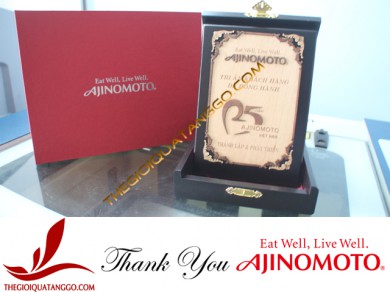 Khách hàng tiêu biểu – Công Ty Ajinomoto Việt Nam đặt kỷ niệm chương gỗ làm quà tặng tri ân khách hàng