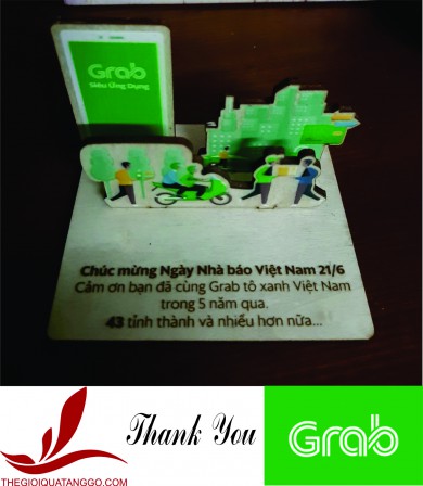 Khách hàng tiêu biểu - Công Ty TNHH GRAB đặt tấm postcard gỗ làm quà tặng cho khách hàng thân thiết