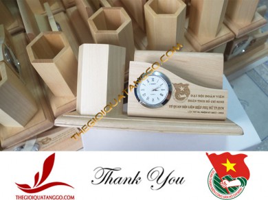 Khách hàng tiêu biểu – Hội Liên Hiệp Phụ Nữ TP.HCM đặt lọ cắm bút gỗ có đồng hồ làm quà biếu