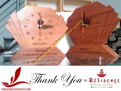 Khách Hàng Tiêu Biểu - Khách Sạn La Residence Hue đặt đồng hồ gỗ quà tặng 10 năm thành lập công ty.
