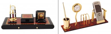 So sánh quà tặng để bàn bằng gỗ và bằng kim loại