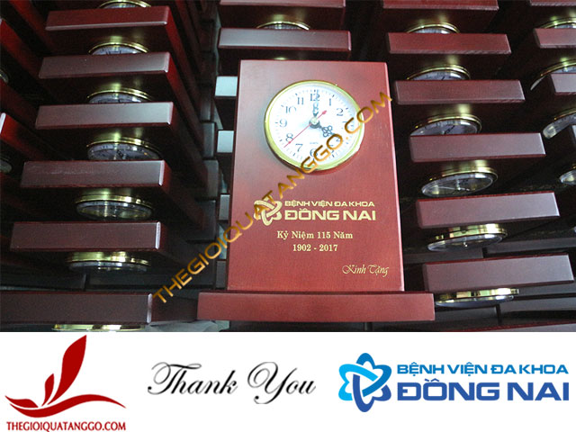 Bệnh viện Đa Khoa Đồng Nai đặt đồng hồ để bàn gỗ Bệnh viện Đa Khoa Đồng Nai đặt đồng hồ để bàn gỗ