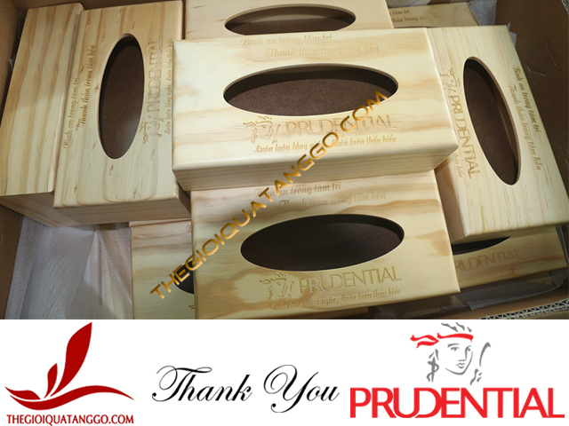 Công Ty Prudential Việt Nam đặt hộp khăn giấy gỗ làm quà tặng khách hàng