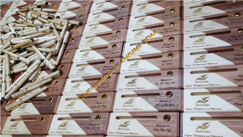 Hộp bút gỗ khắc logo công ty làm quà tặng Hộp bút gỗ khắc logo công ty làm quà tặng