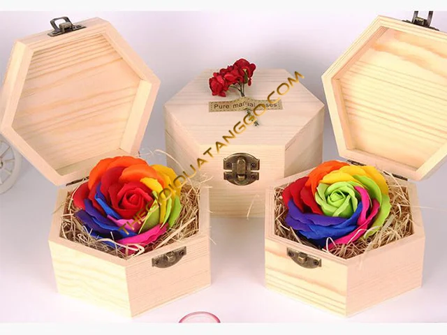 Hộp gỗ hoa hồng ngũ sắc ngày 8/3 Hộp gỗ hoa hồng ngũ sắc ngày 8/3
