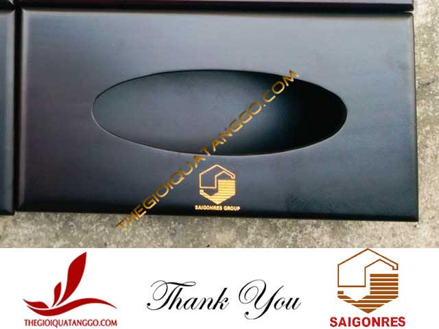 Hộp khăn giáy gỗ thông sơn màu khắc logo Saigonres Group Hộp khăn giáy gỗ thông sơn màu khắc logo Saigonres Group