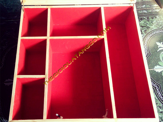 Hộp quà gỗ tết có lót nhung Hộp quà gỗ tết có lót nhung