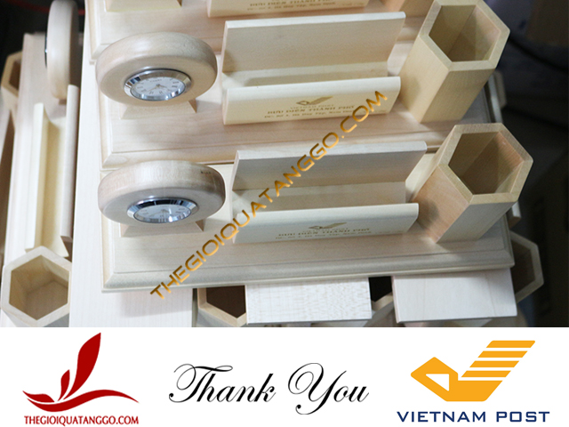 Bưu Điện Thành Phố Nam Định đặt lọ cắm bút gỗ