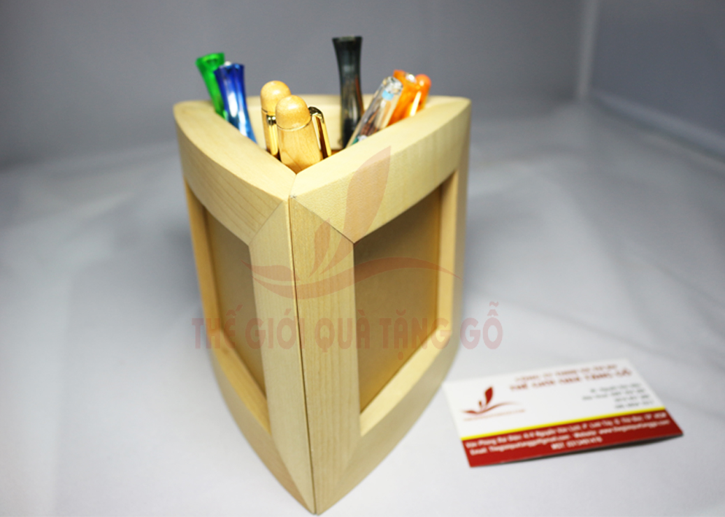 Quà tặng gỗ 30/4 và 1/5 giúp kết nối doanh nghiệp với nhân viên