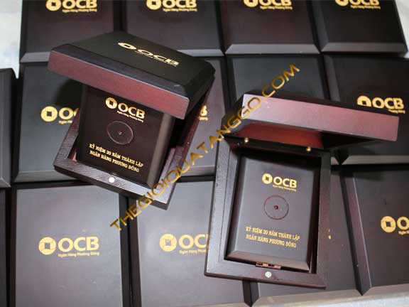 Quà tặng gỗ để bàn cao cấp sang trọng
