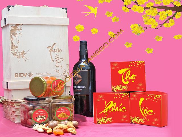 Quà Tết ý nghĩa sẽ giúp xây dựng mối quan hệ tốt với khách hàng