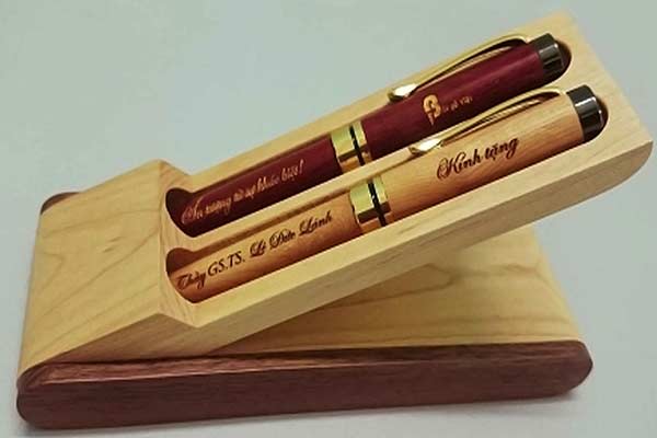BÚT GỖ