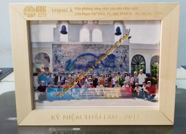 Trang trí bàn làm việc bằng quà tặng gỗ để bàn Trang trí bàn làm việc bằng quà tặng gỗ để bàn