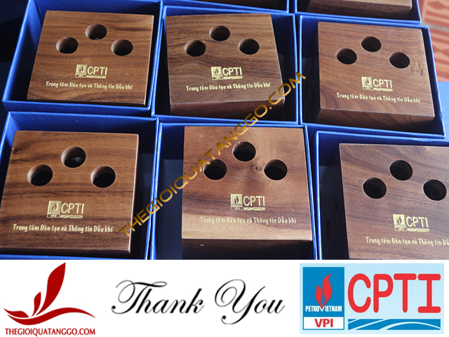 Lọ cắm bút gỗ khắc laser logo của CPTI Lọ cắm bút gỗ khắc laser logo của CPTI