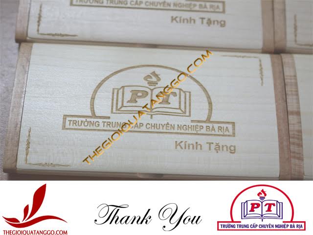 Logo thương hiệu được thể hiện qua những nét khắc laser tinh tế Logo thương hiệu được thể hiện qua những nét khắc laser tinh tế