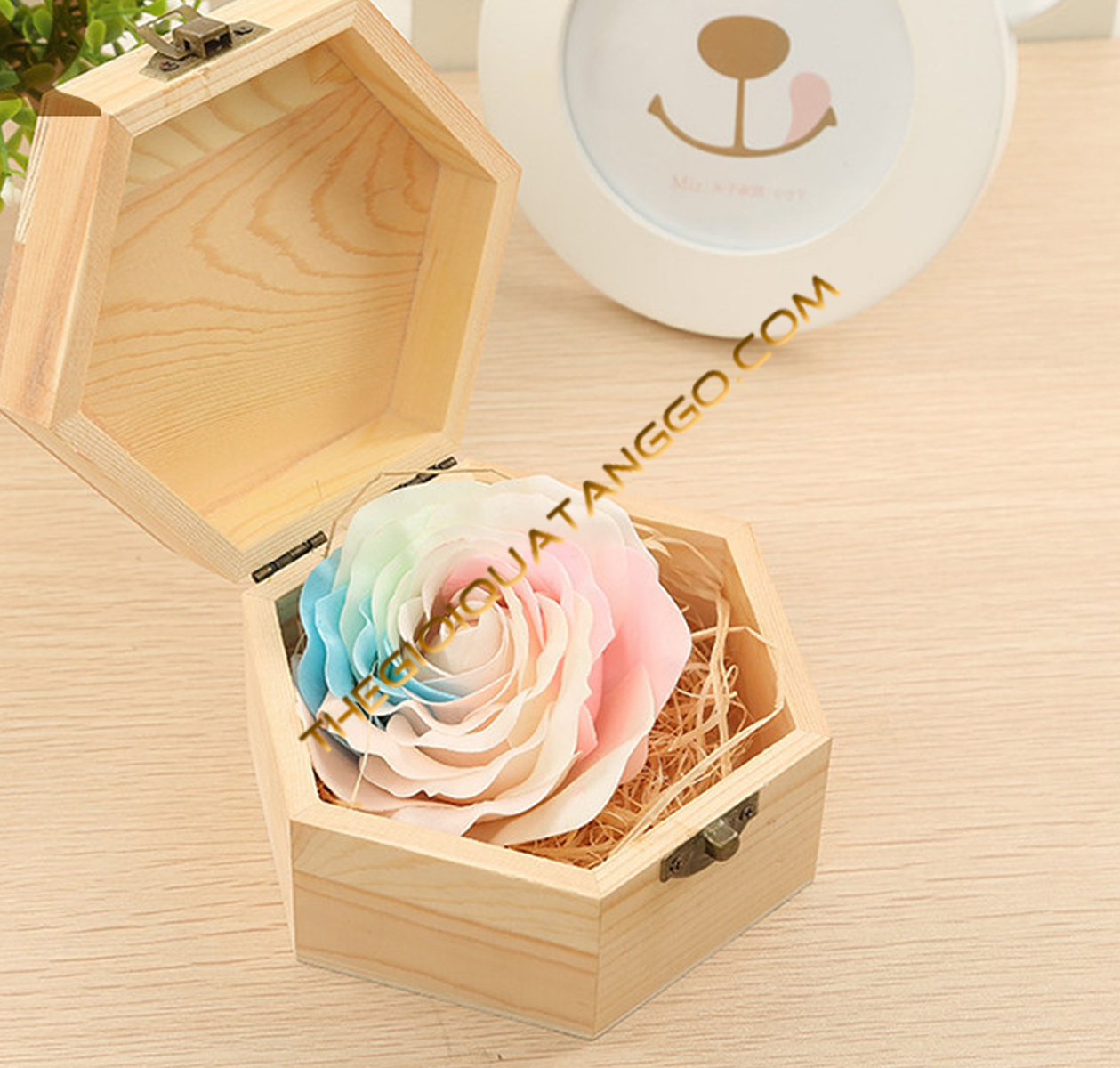 Ưu điểm của quà tặng gỗ là bền đẹp theo thời gian Ưu điểm của quà tặng gỗ là bền đẹp theo thời gian